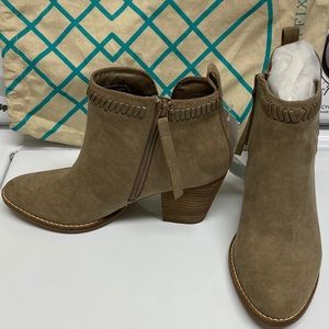 ***Dolce vita botties *** size 8